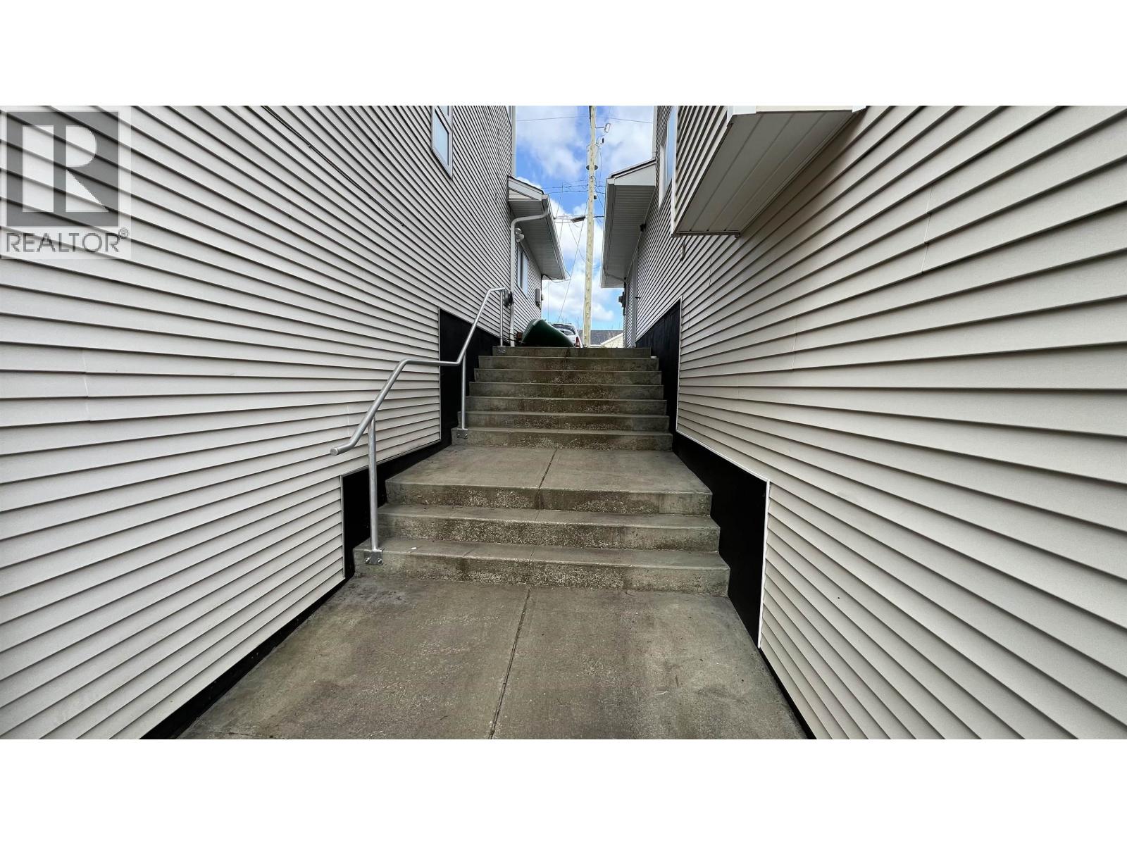 323 W 5TH AVENUE - 36