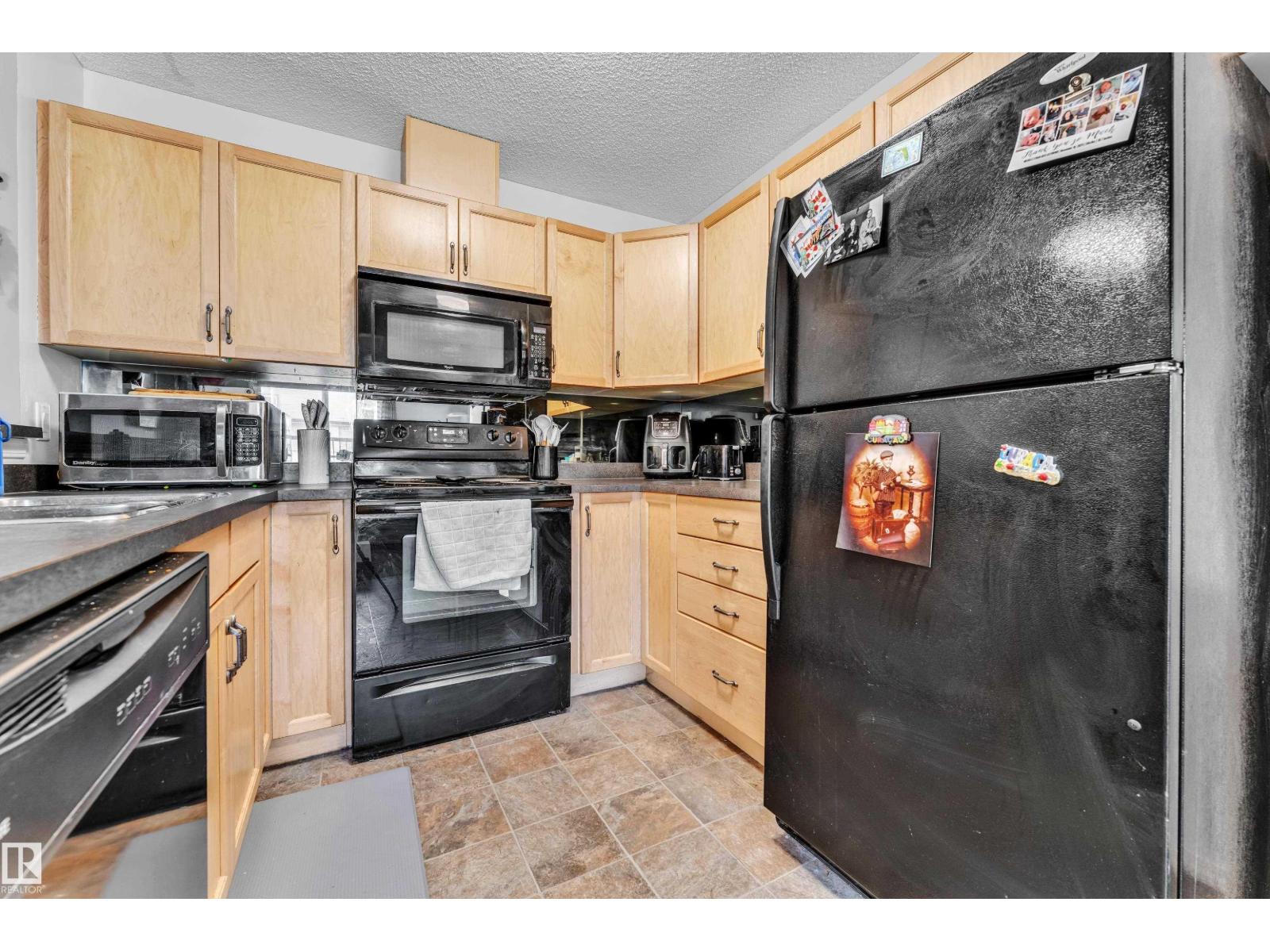 #113 5951 165 AV NW, Edmonton