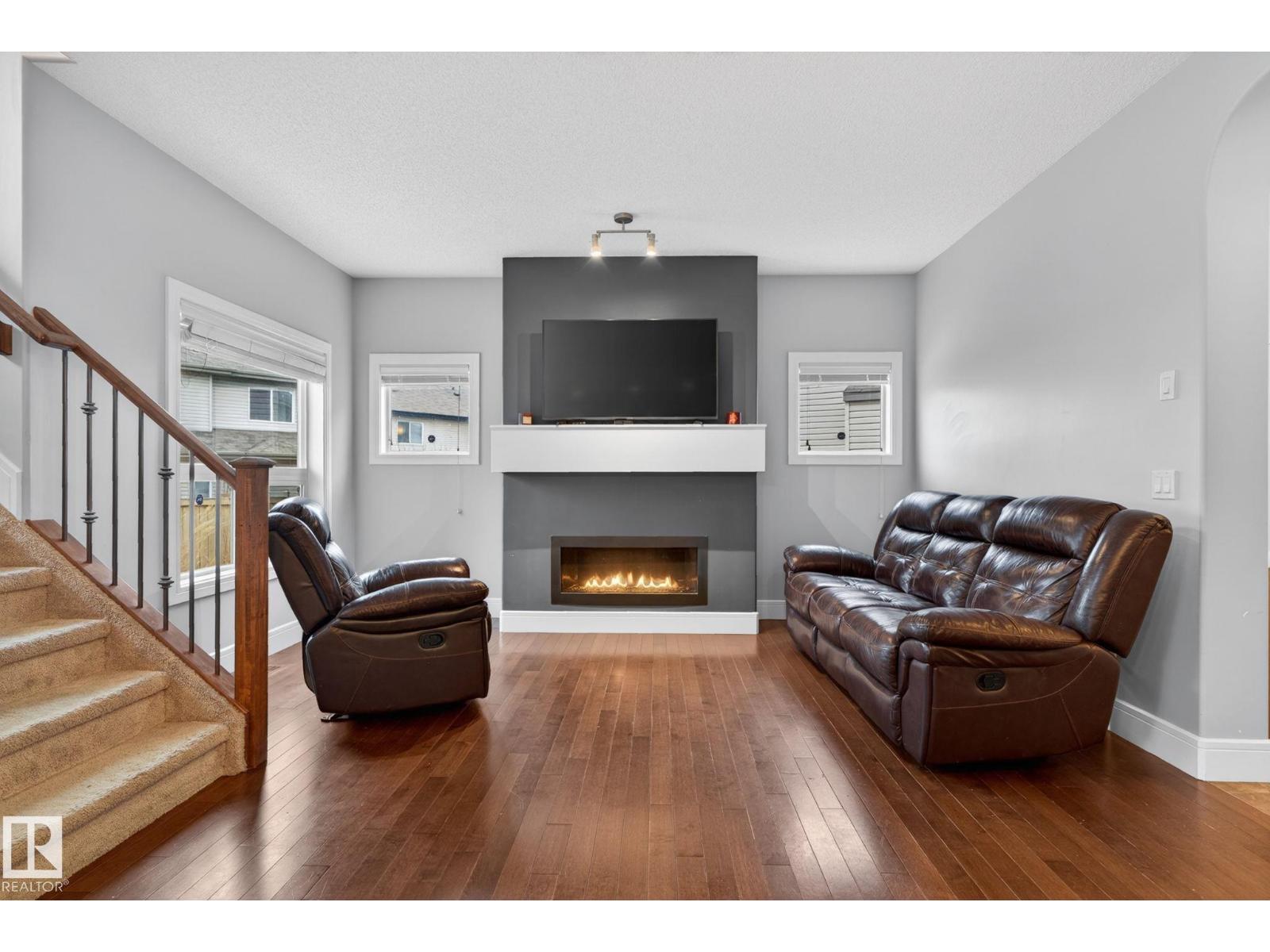 11732 18 AV SW, Edmonton