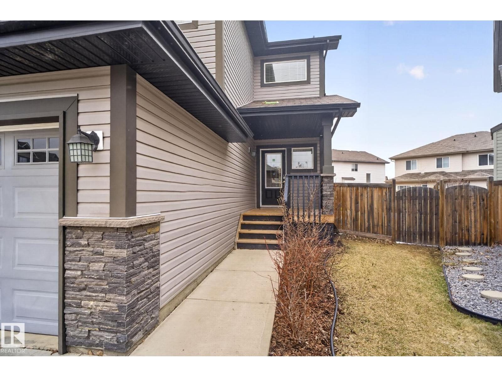 11732 18 AV SW, Edmonton