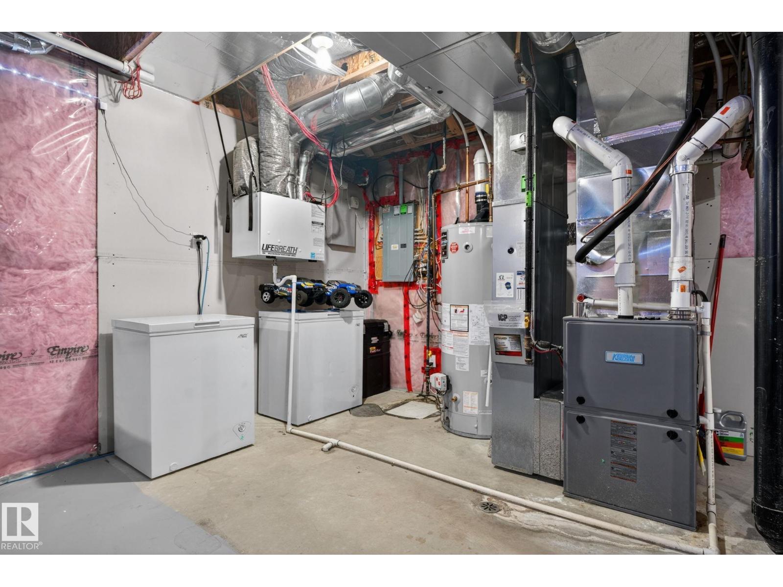 11732 18 AV SW, Edmonton