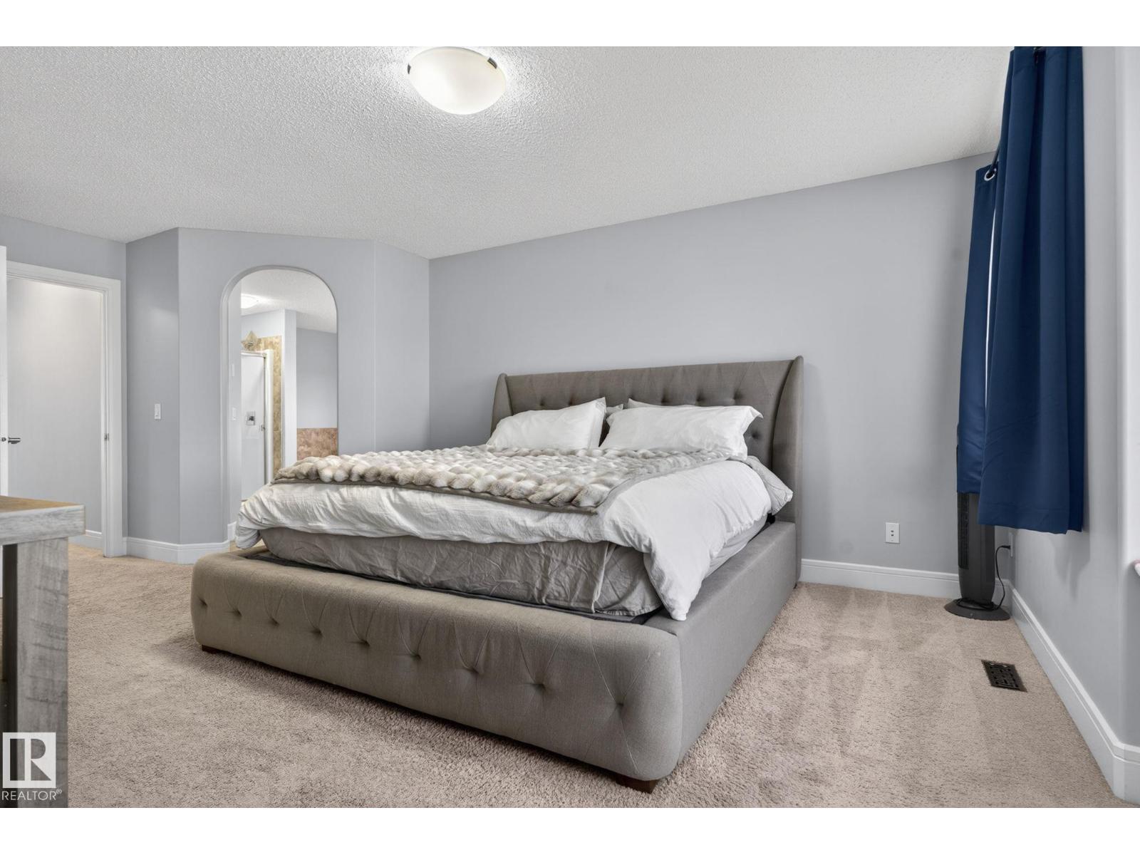 11732 18 AV SW, Edmonton