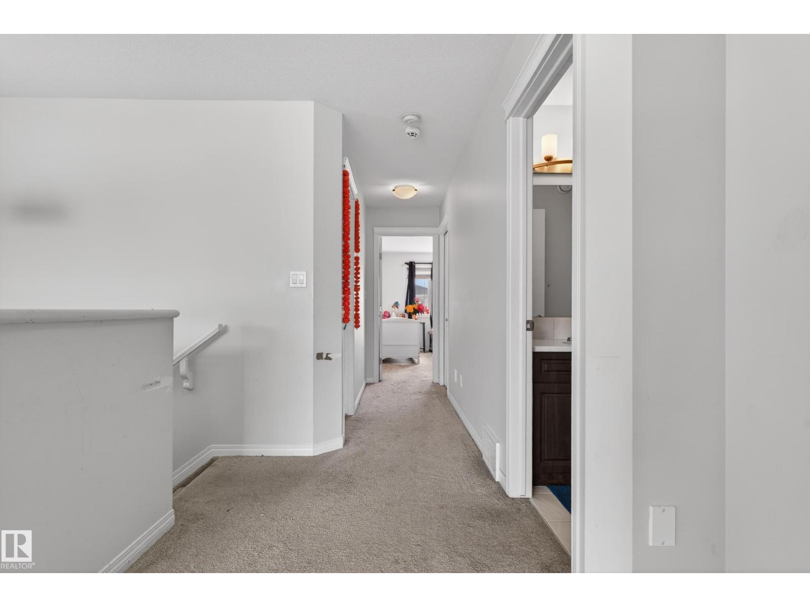 5242 23 AV SW, Edmonton