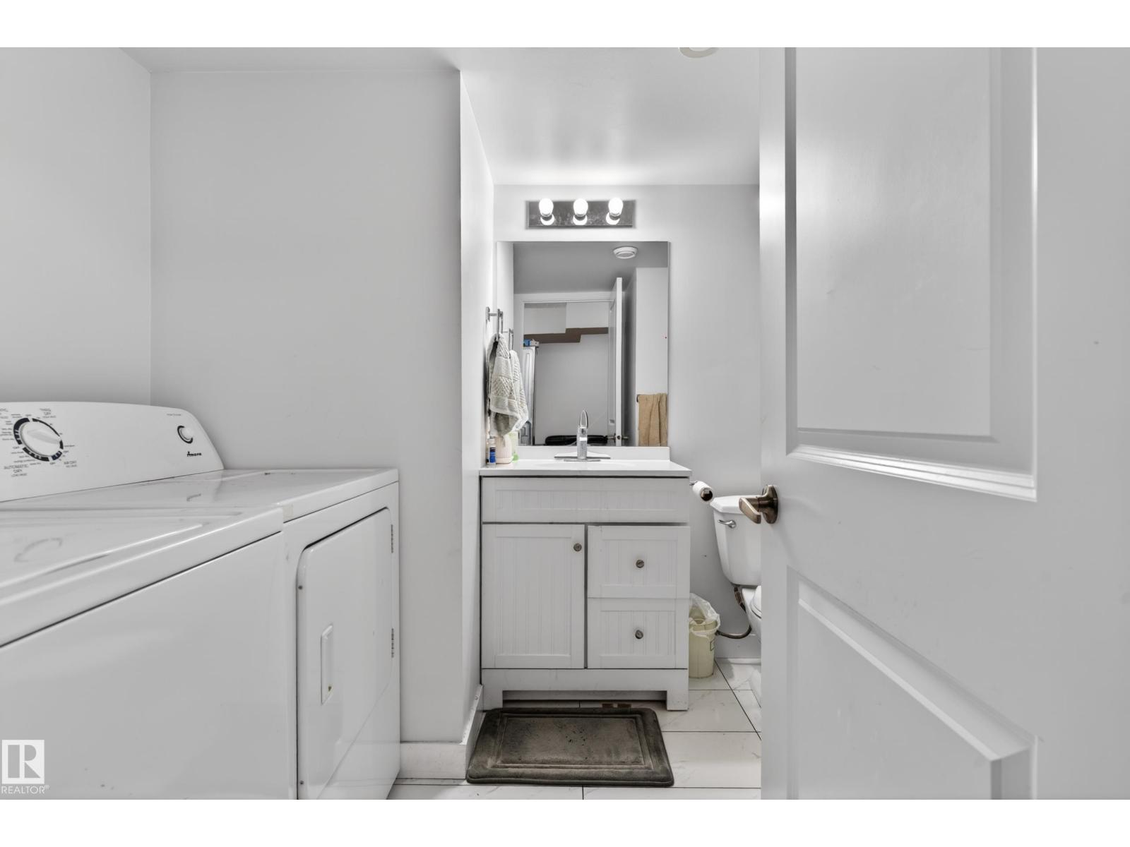 5242 23 AV SW, Edmonton