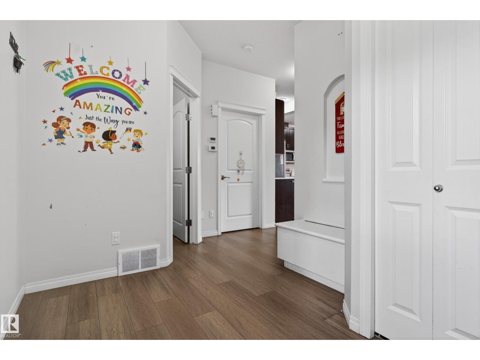 5242 23 AV SW, Edmonton