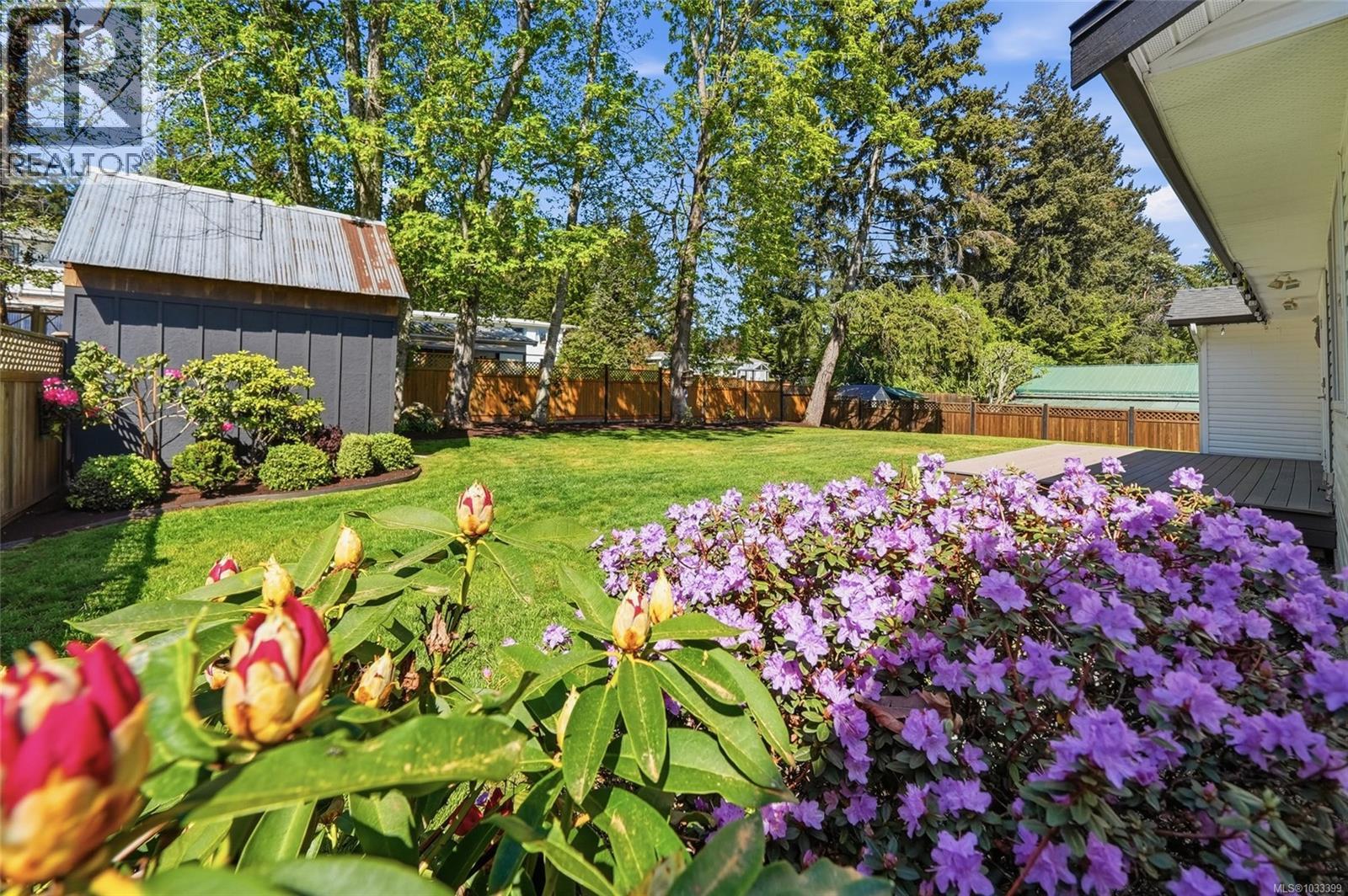 2395 Collins Cres - 4