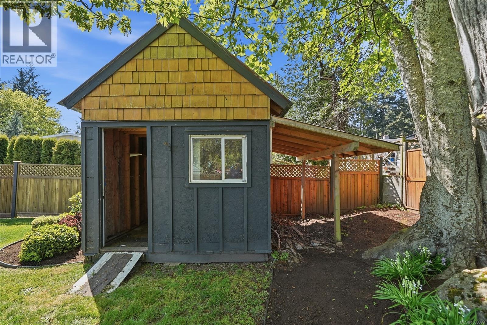 2395 Collins Cres - 40