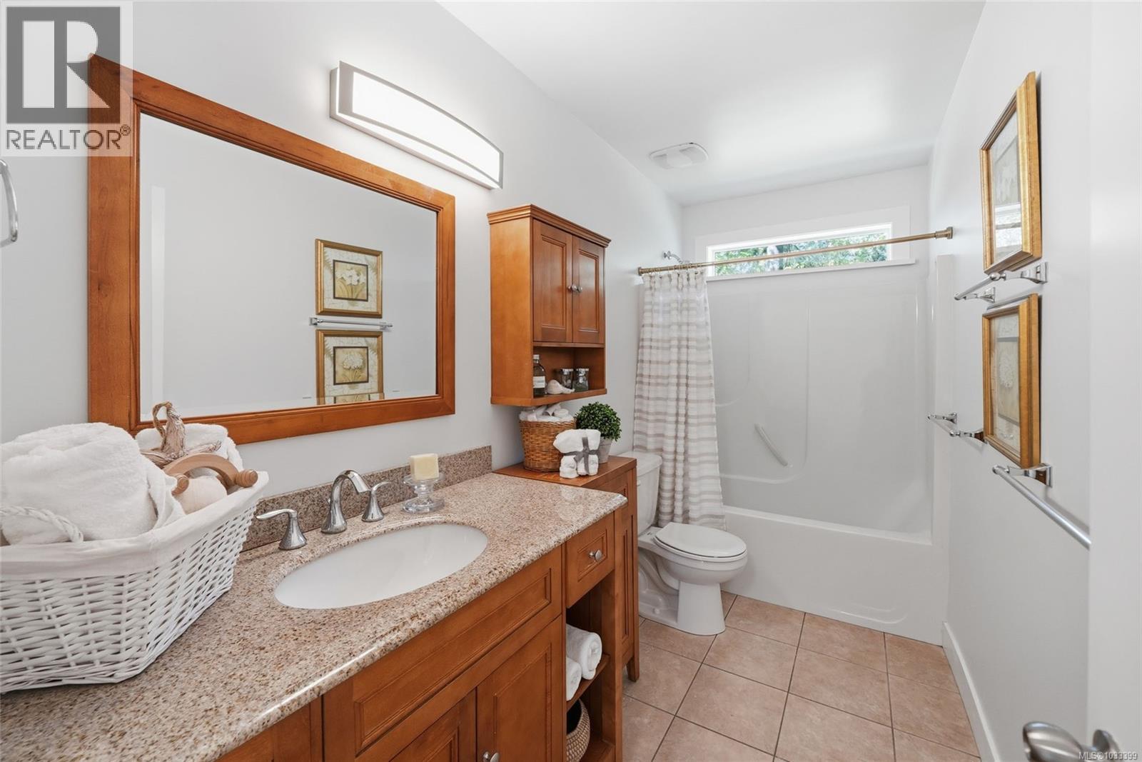 2395 Collins Cres - 5