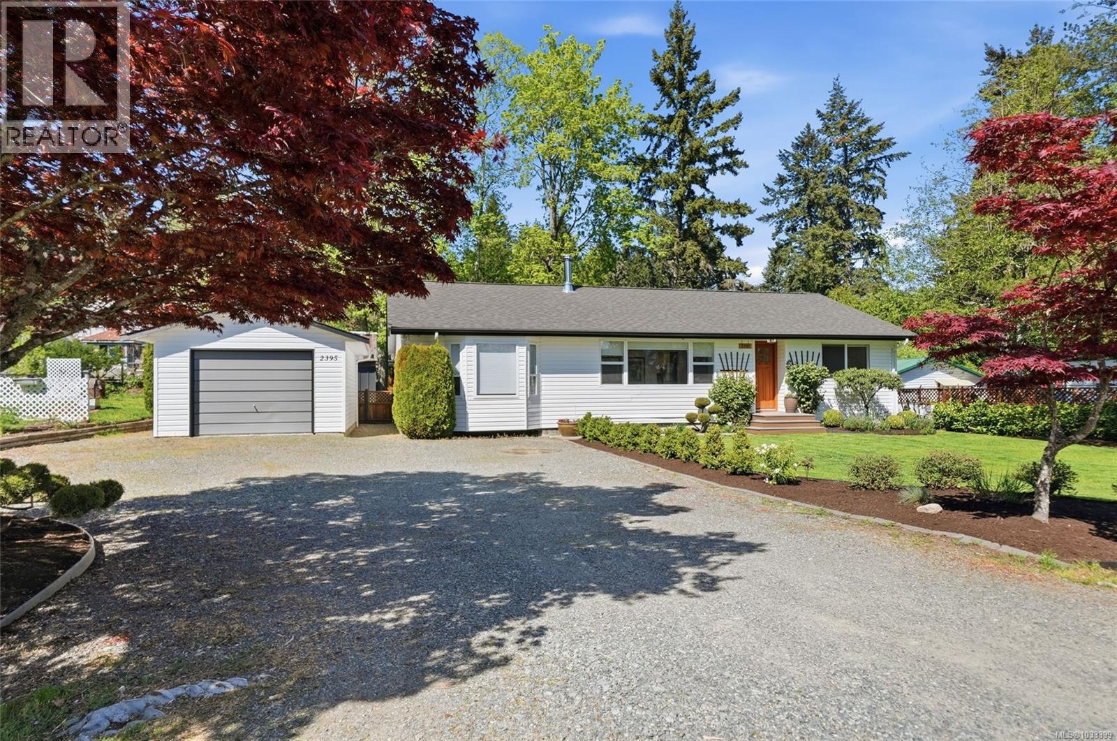 2395 Collins Cres - 6