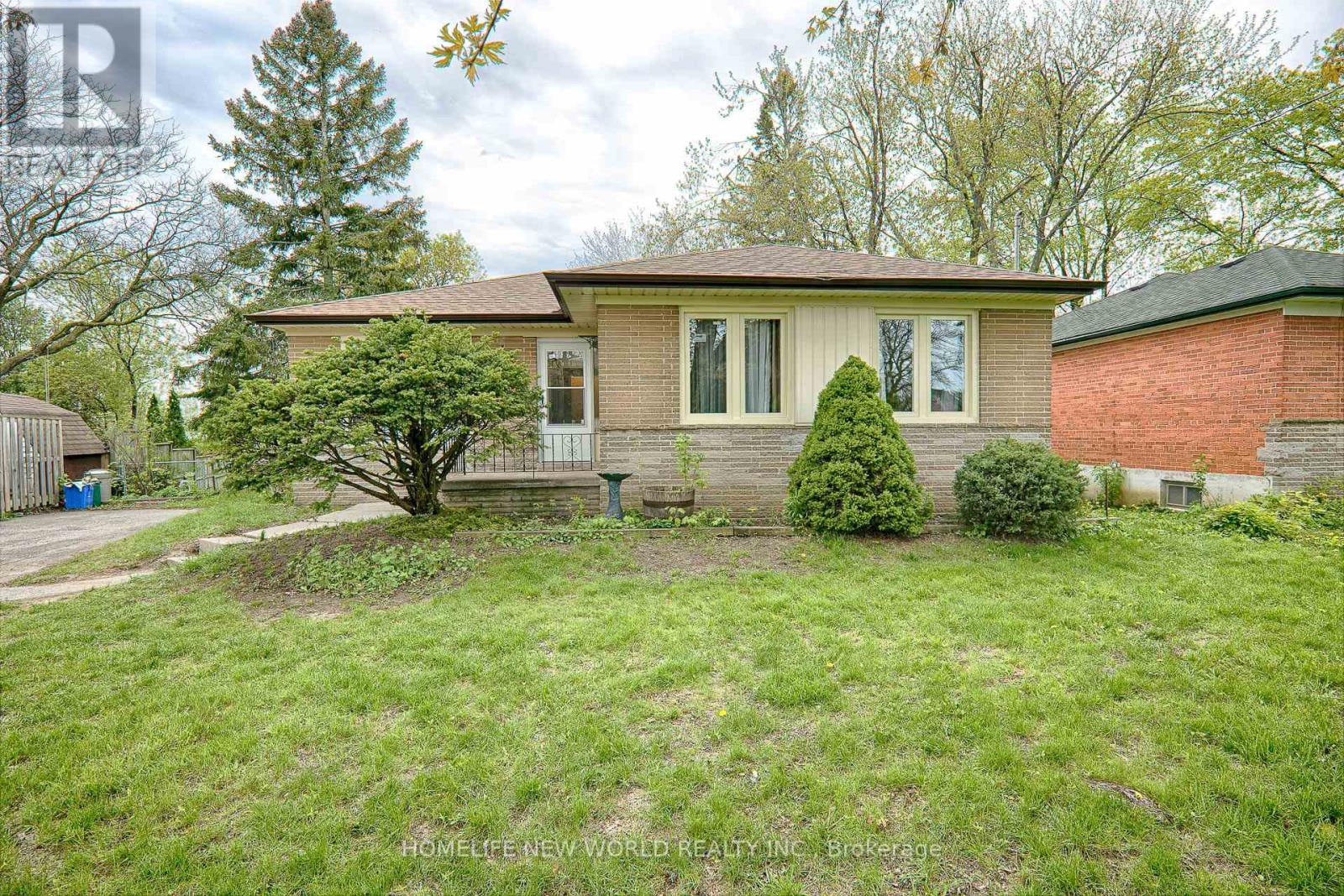 Listing photo of MAIN - 69 ROCKPORT CRESCENT
