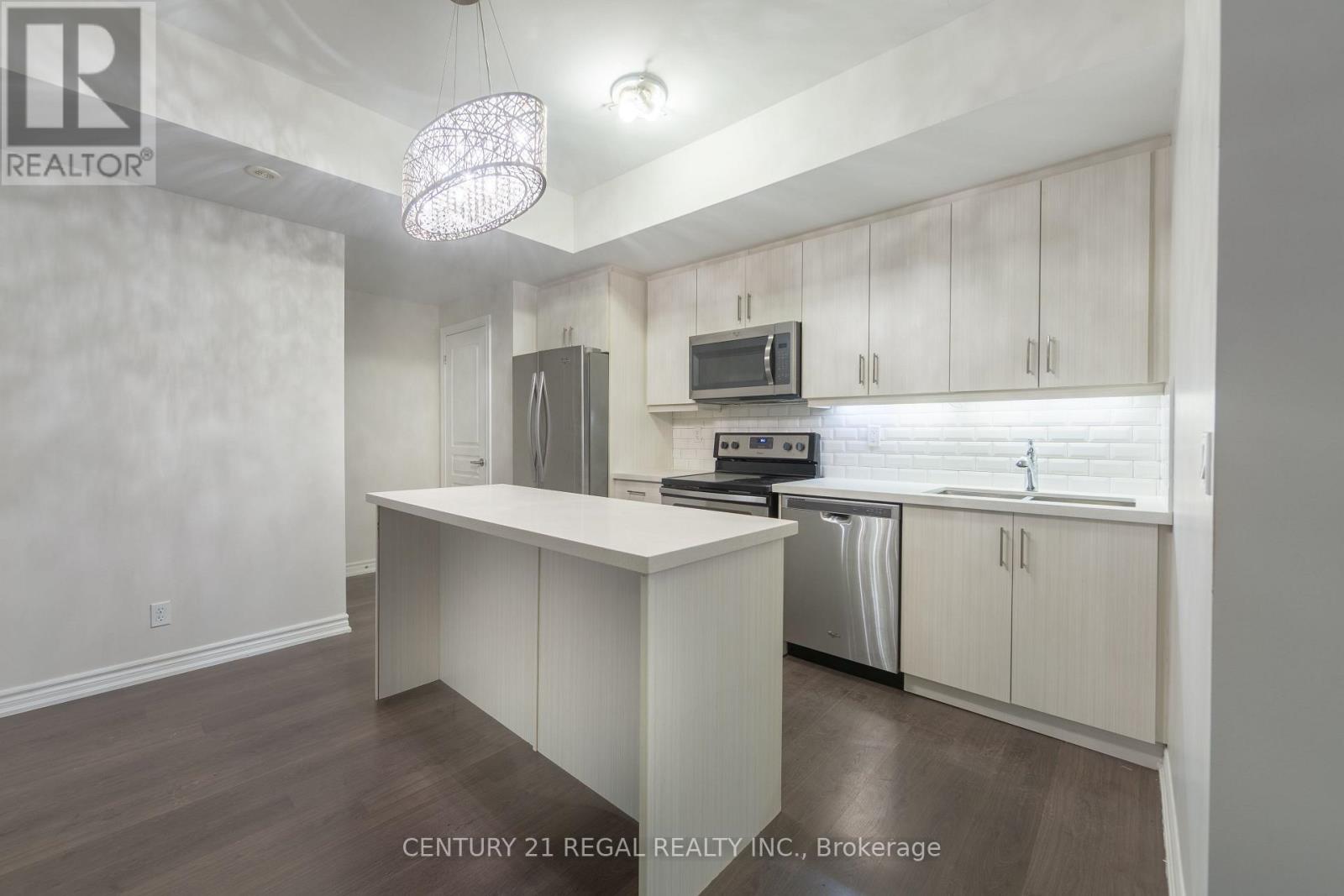 21 - 150 LONG BRANCH AVENUE — photo 12
