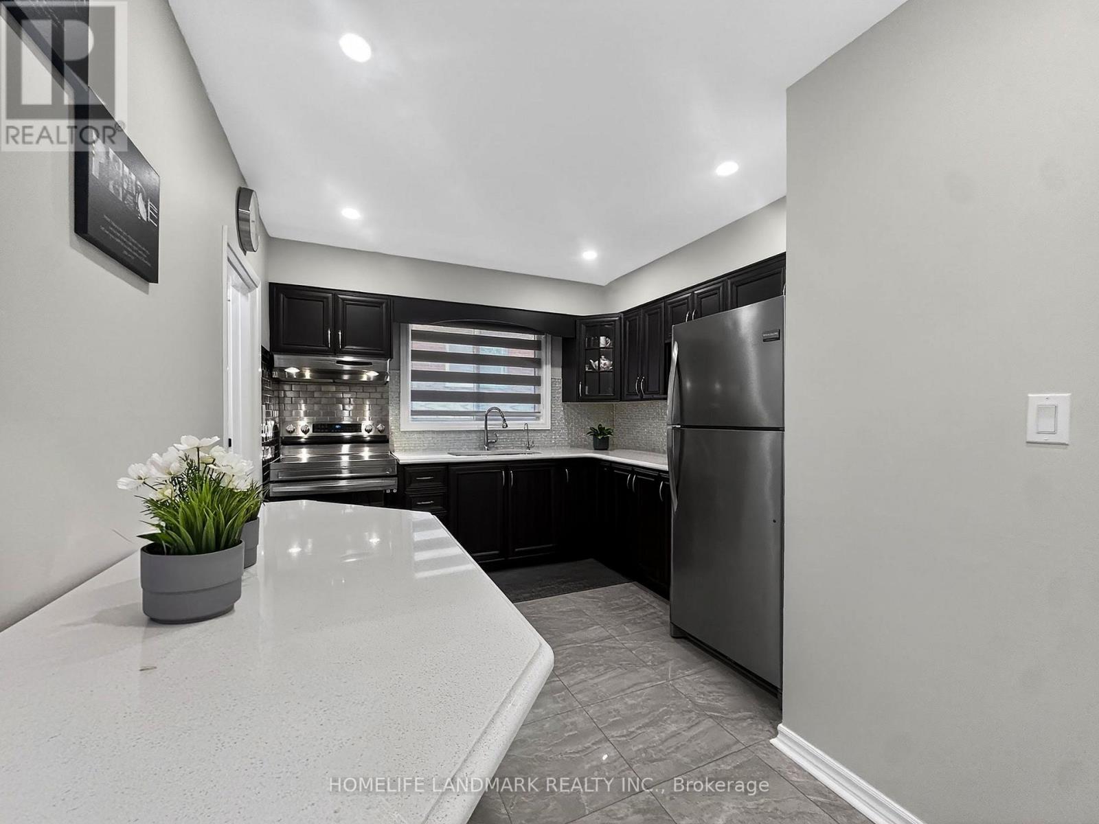 1166 KINGSHOLM DRIVE - 10