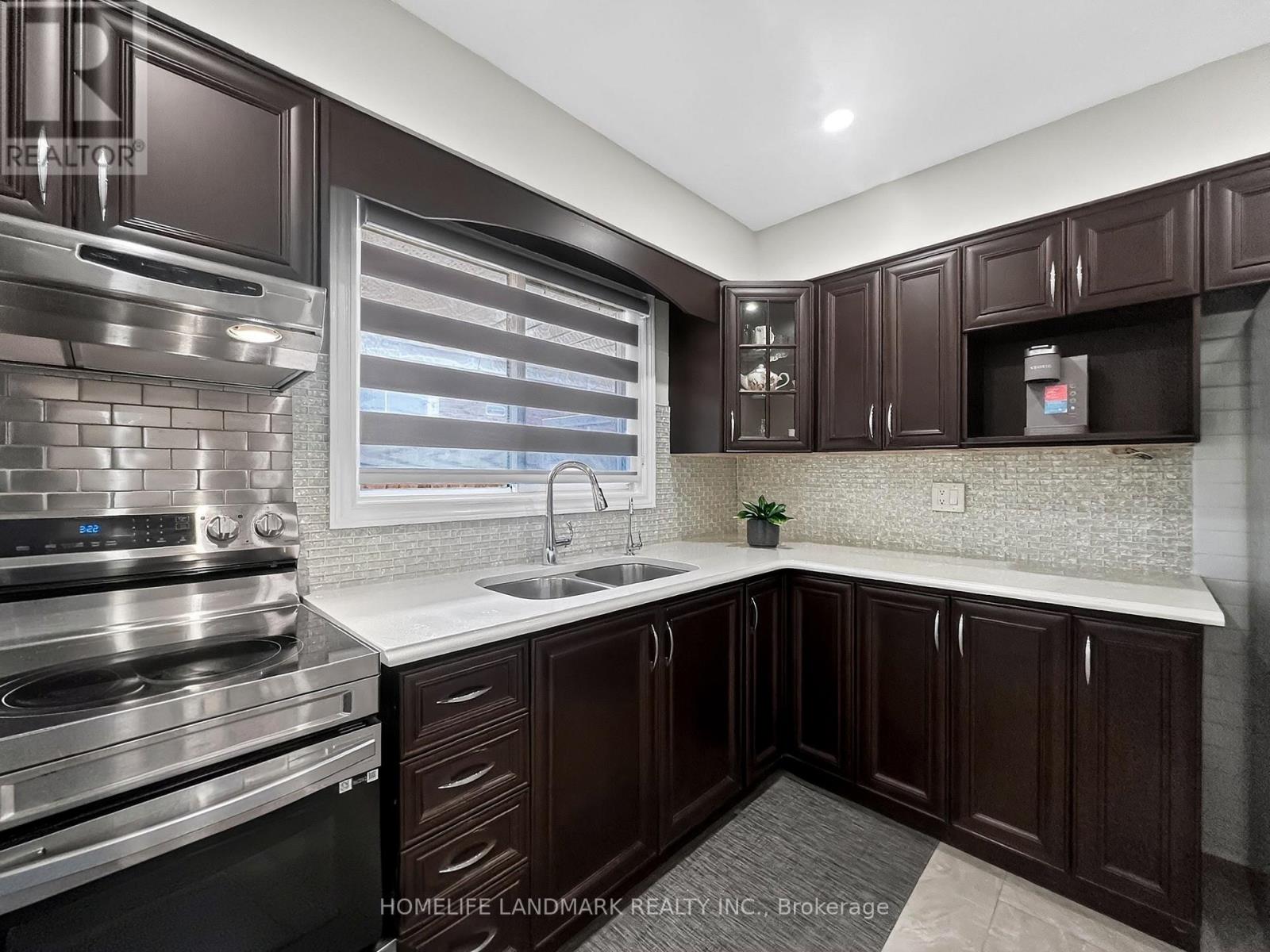 1166 KINGSHOLM DRIVE - 12