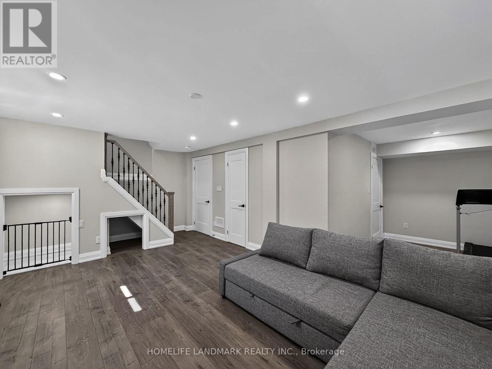 1166 KINGSHOLM DRIVE - 23