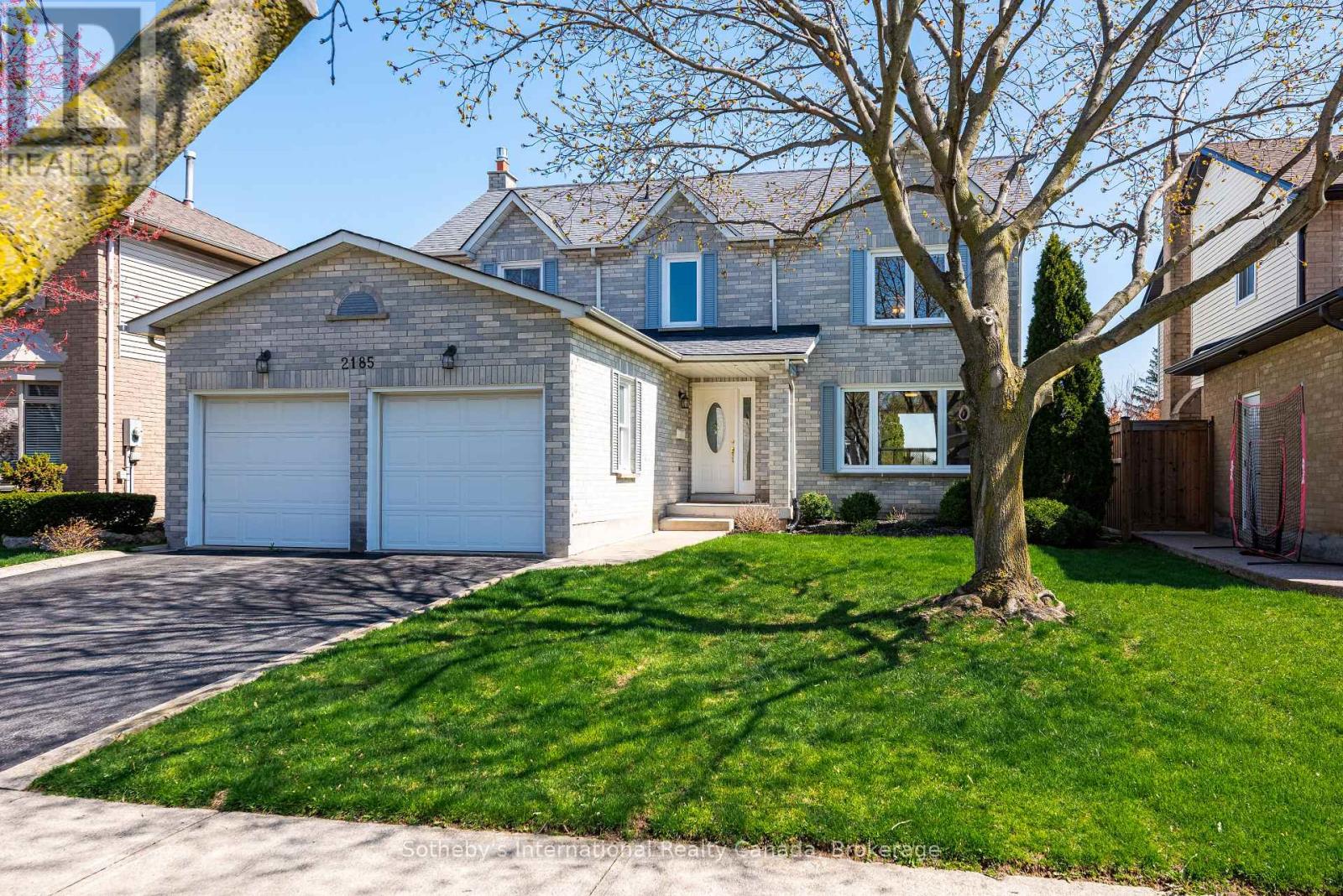 Double car garage - woo hoo!