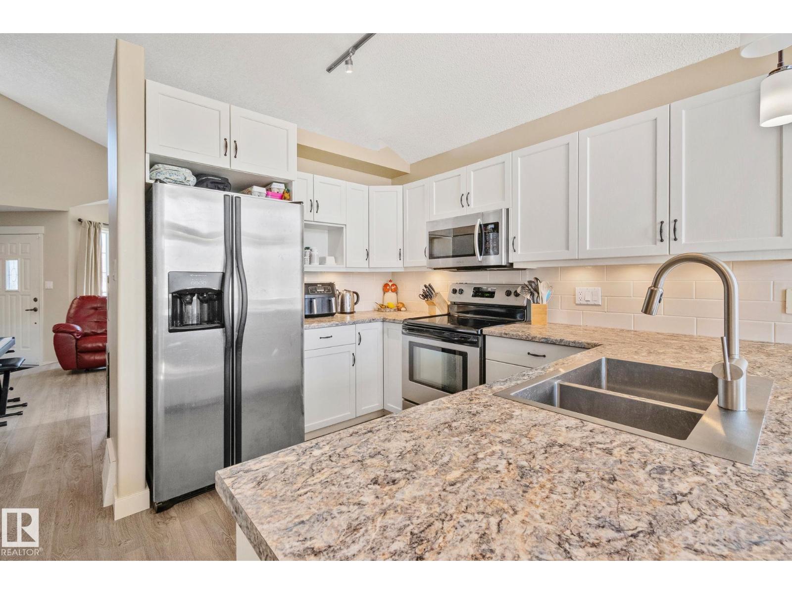 13817 131A AV NW, Edmonton