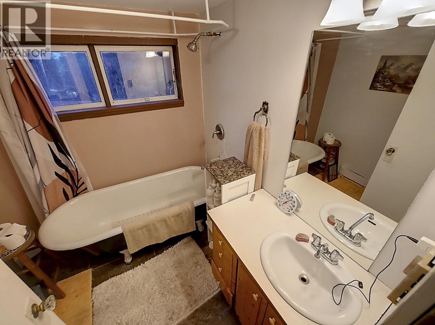 1608 ZWICKY Road, Kaslo