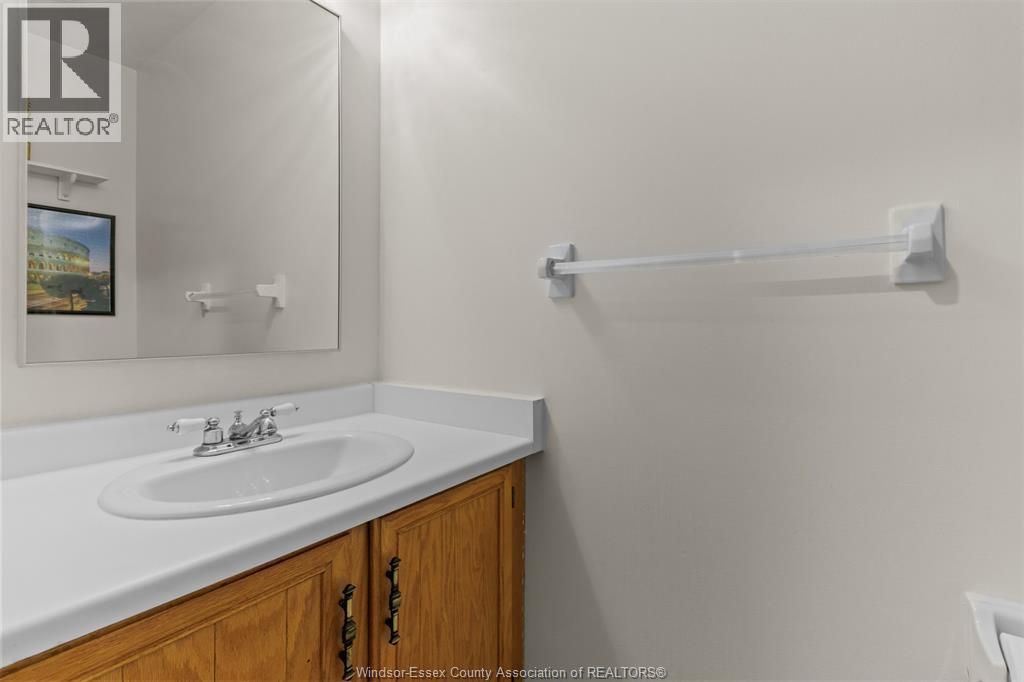 10 BALMORAL COURT, Kingston, Ontario, K7M7S9 — Photo 16