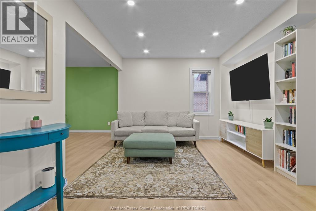 10 BALMORAL COURT, Kingston, Ontario, K7M7S9 — Photo 6