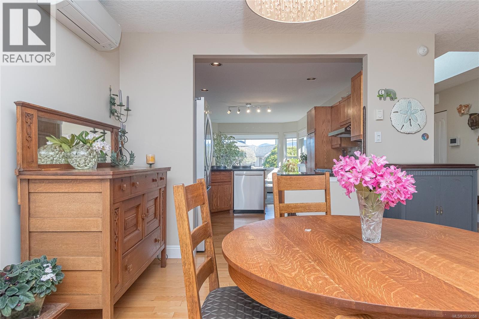 3678 Arbutus Dr N - 11