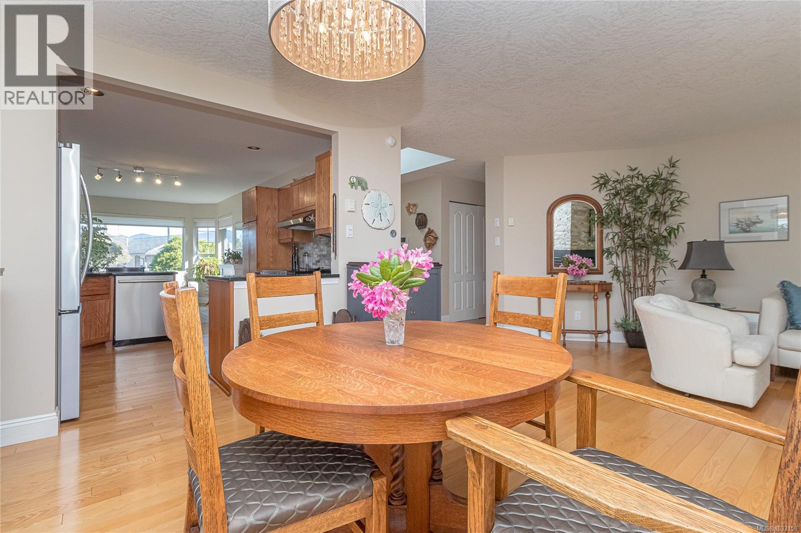 3678 Arbutus Dr N - 12