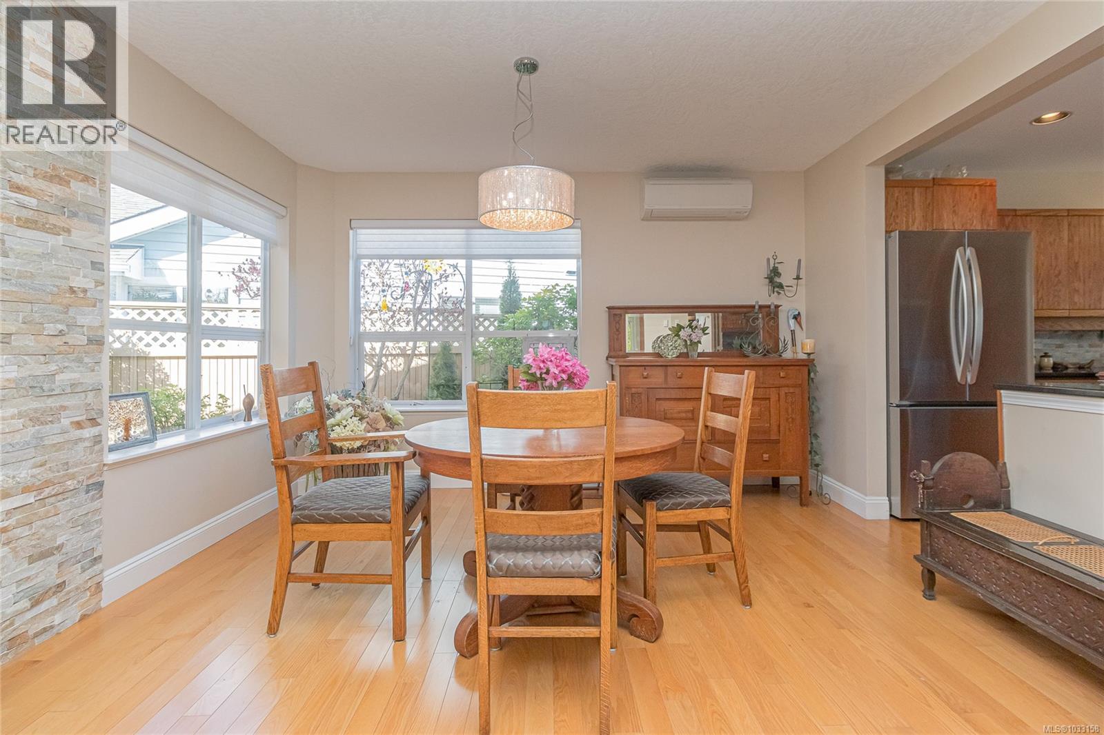 3678 Arbutus Dr N - 14