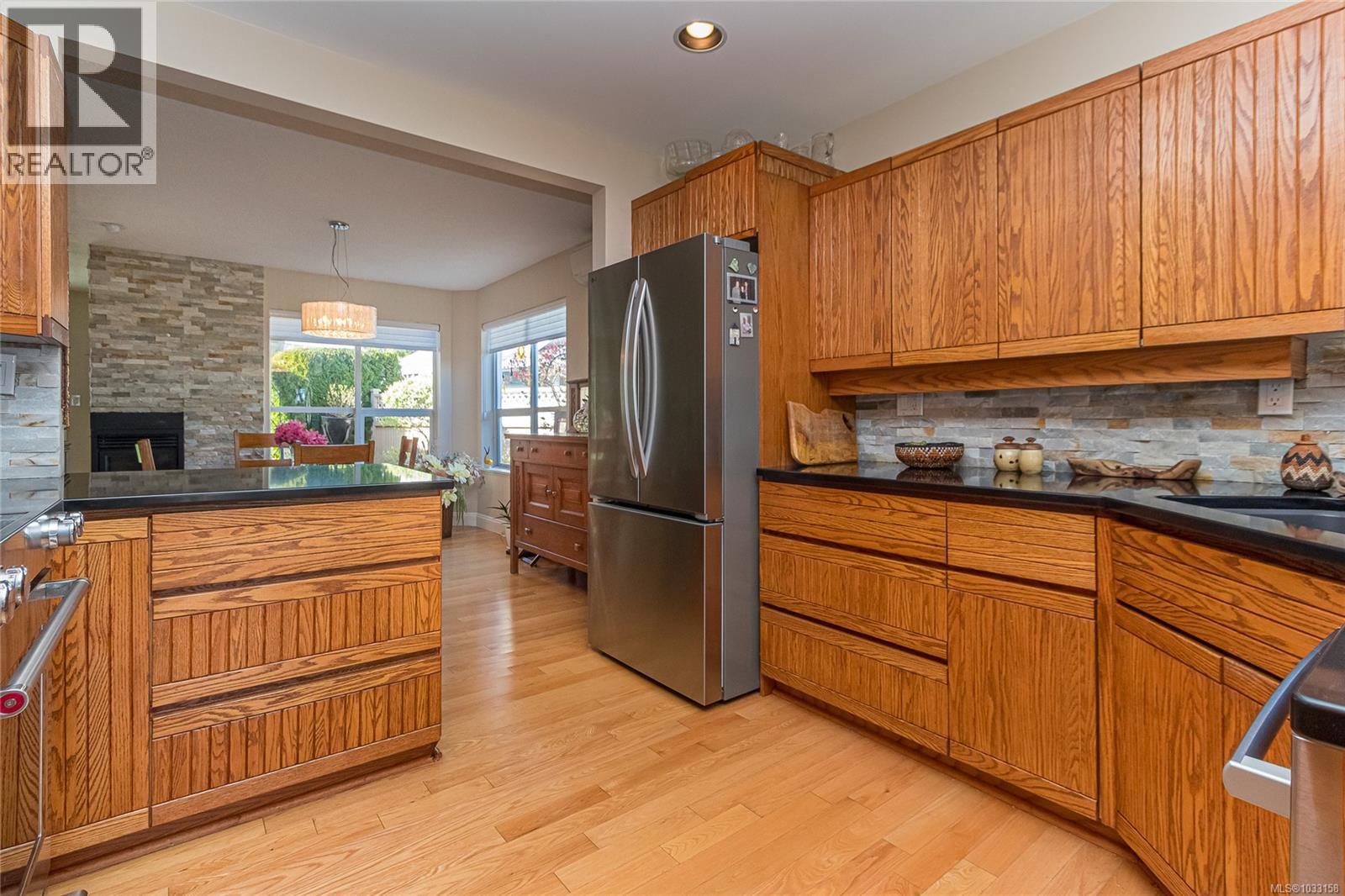 3678 Arbutus Dr N - 15