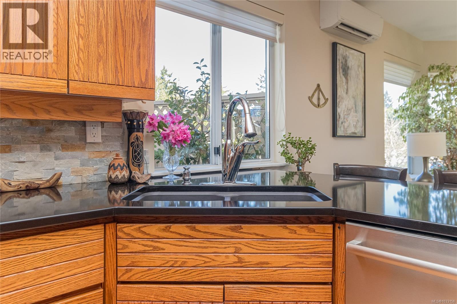 3678 Arbutus Dr N - 19