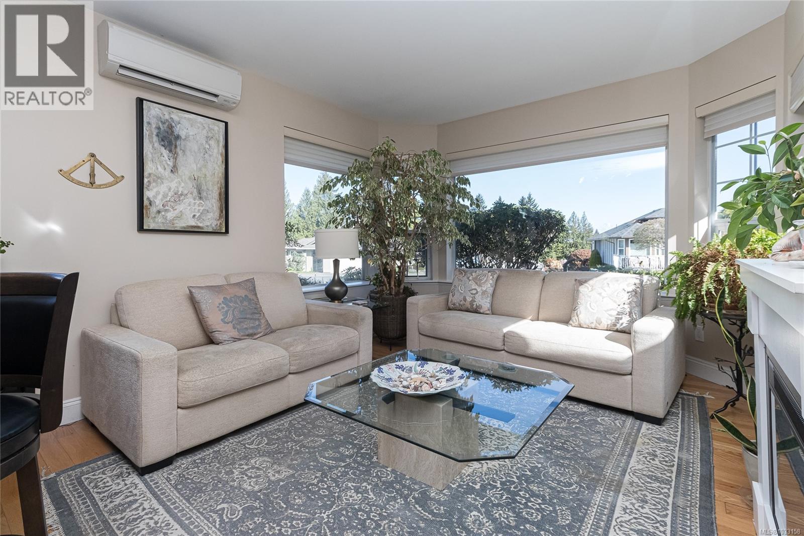 3678 Arbutus Dr N - 20