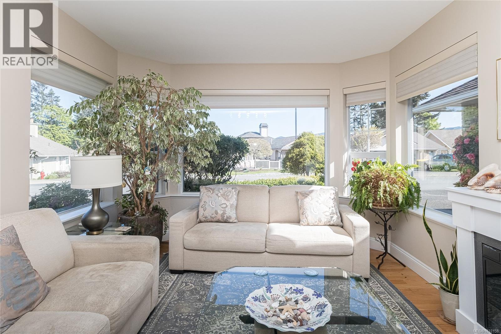 3678 Arbutus Dr N - 21