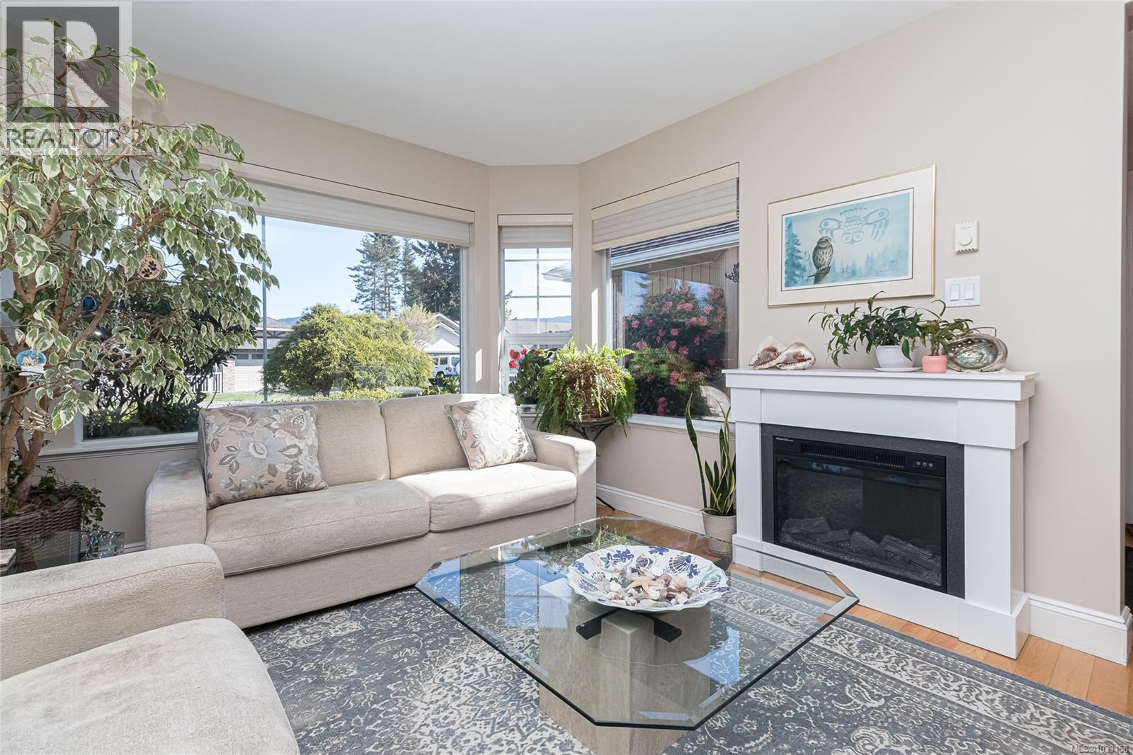 3678 Arbutus Dr N - 24