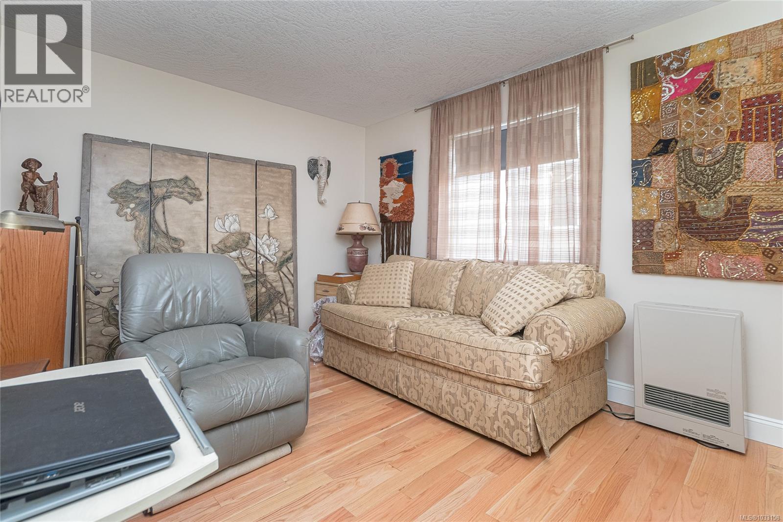 3678 Arbutus Dr N - 34