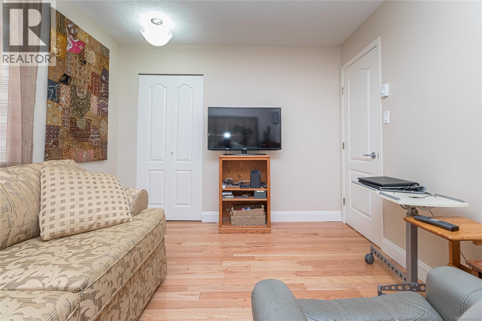 3678 Arbutus Dr N - 35