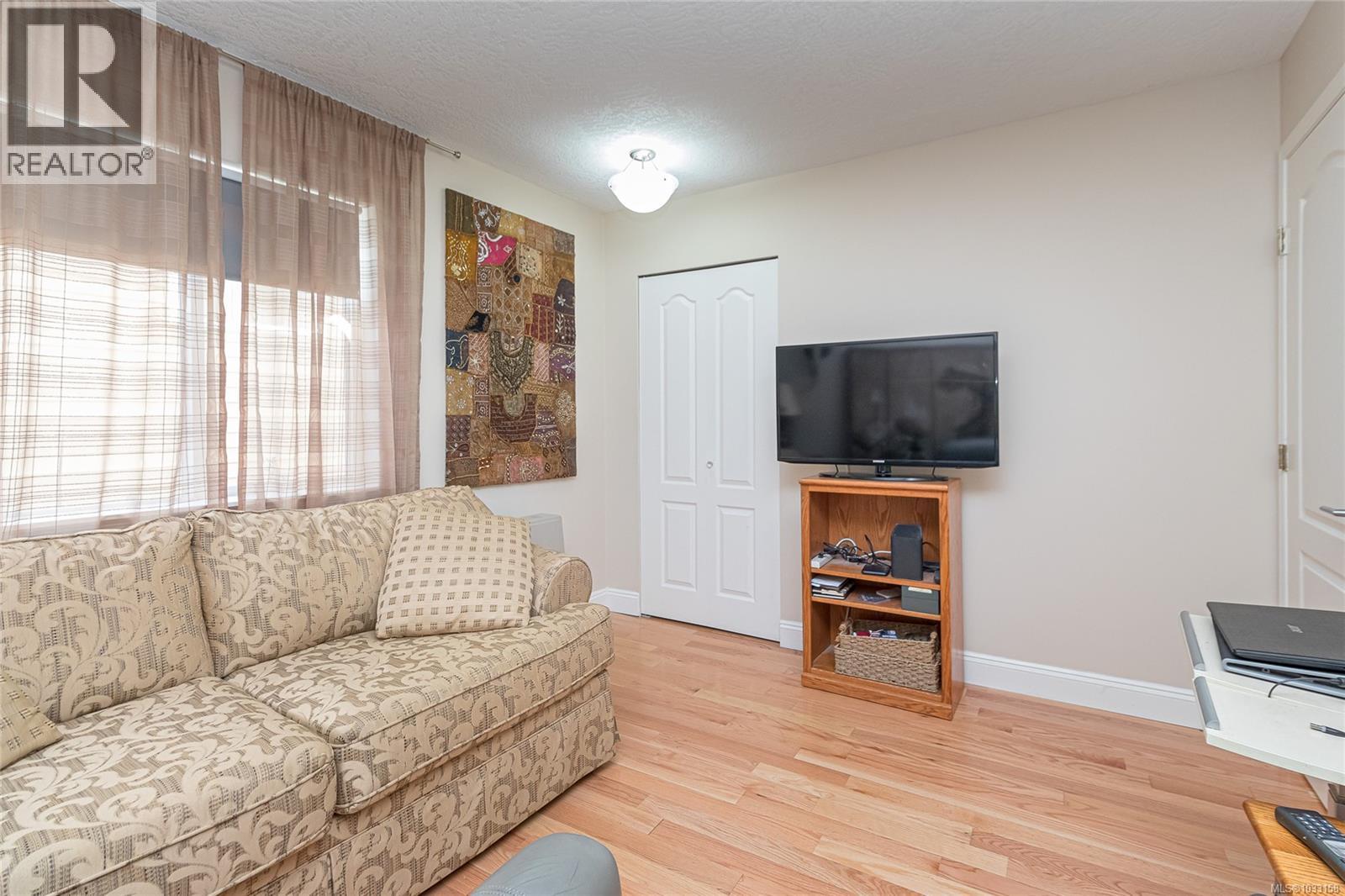 3678 Arbutus Dr N - 36