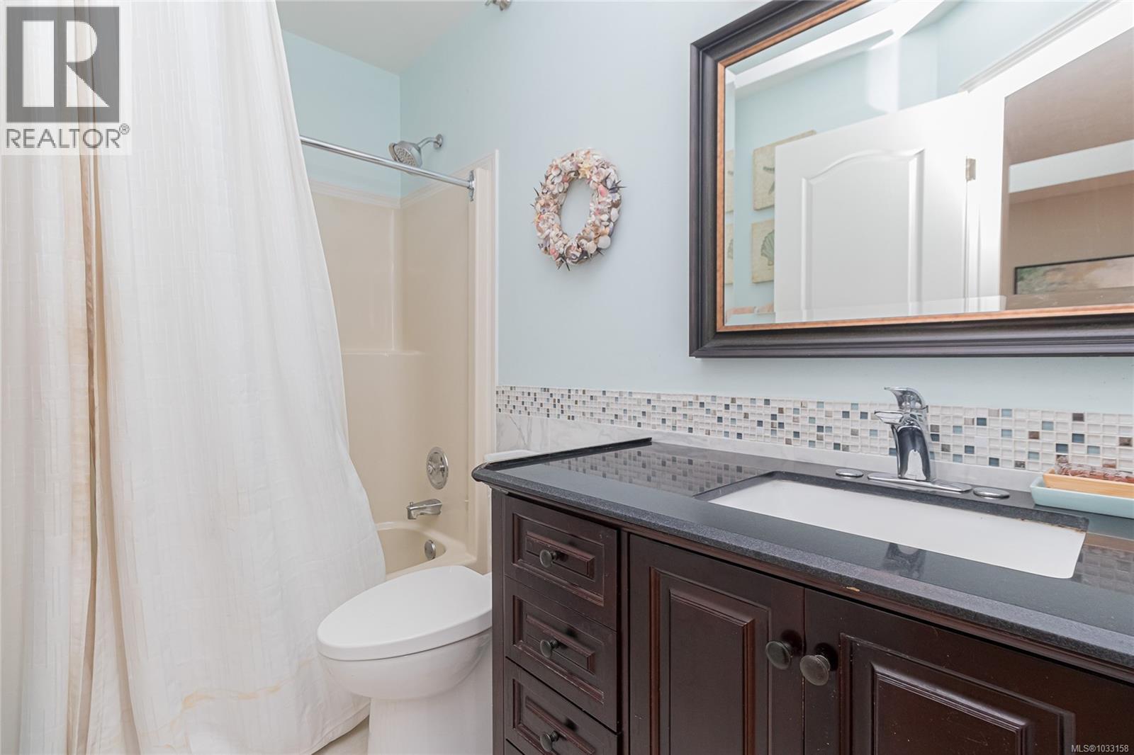 3678 Arbutus Dr N - 37