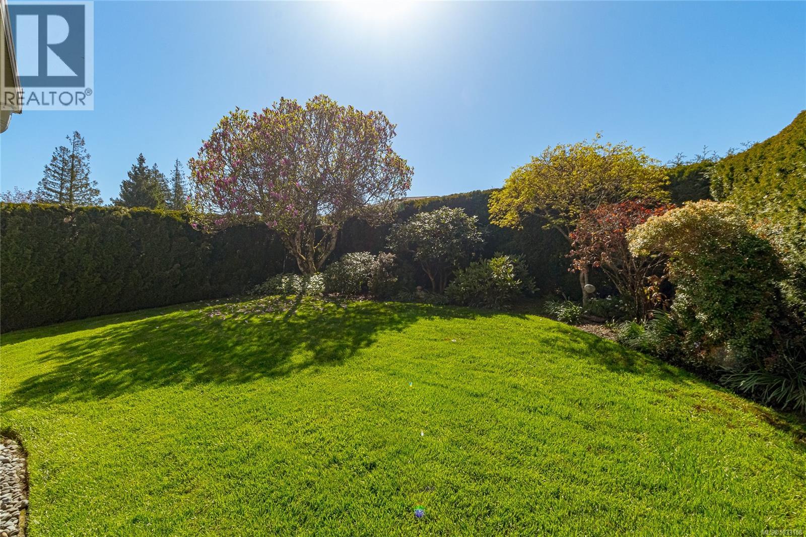 3678 Arbutus Dr N - 42