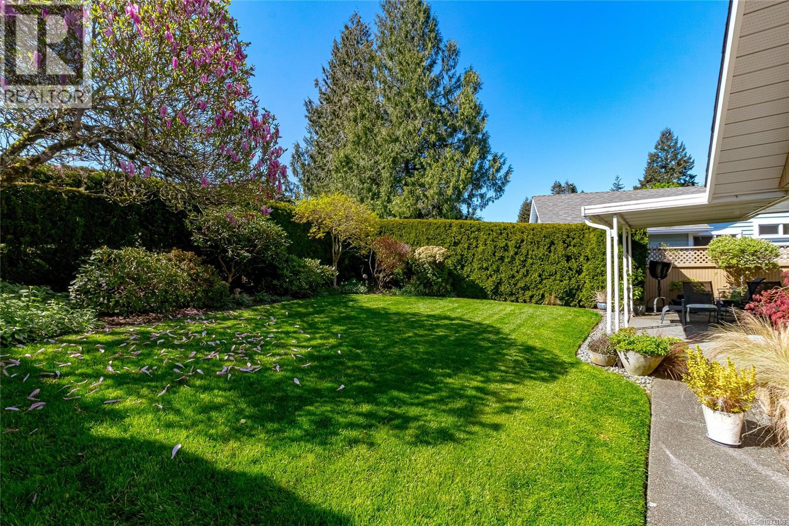 3678 Arbutus Dr N - 43