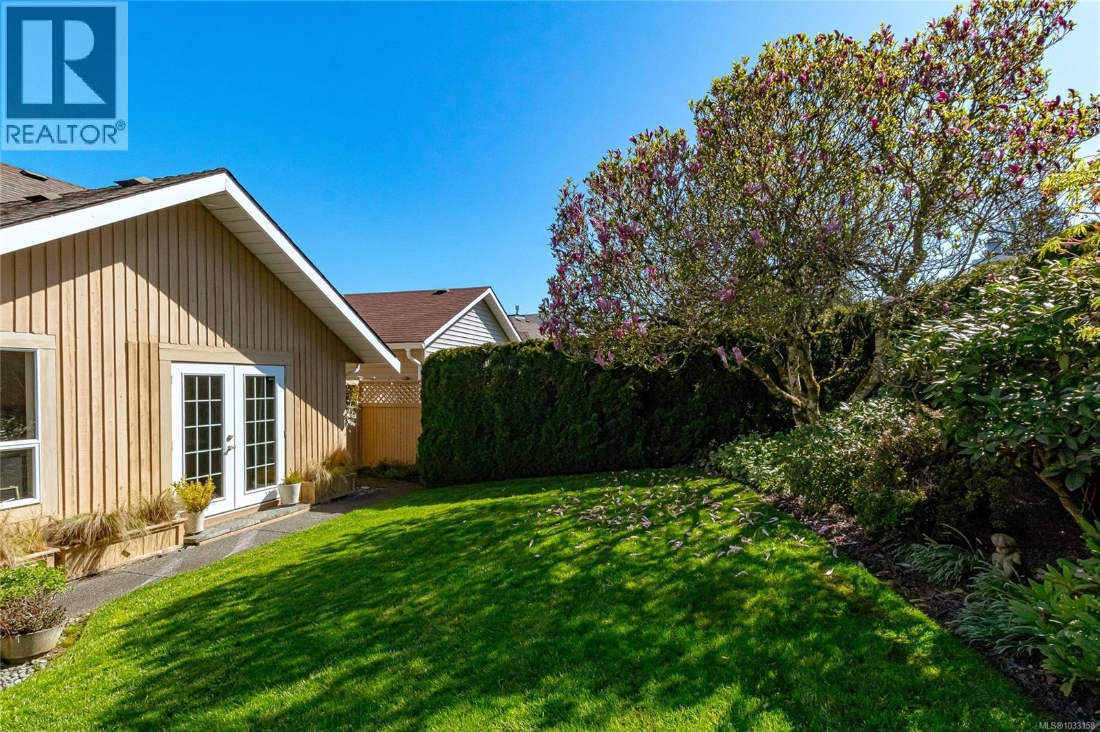 3678 Arbutus Dr N - 44