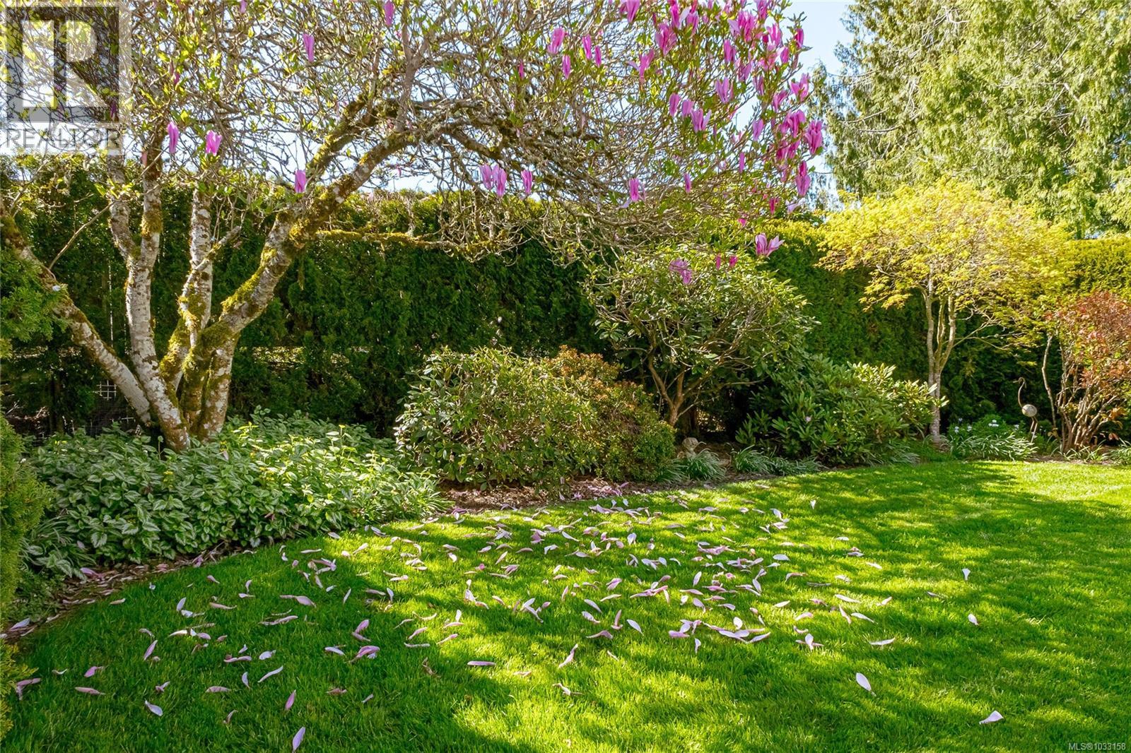 3678 Arbutus Dr N - 45