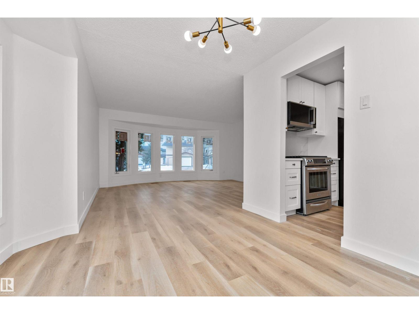 3208 130 AV NW, Edmonton