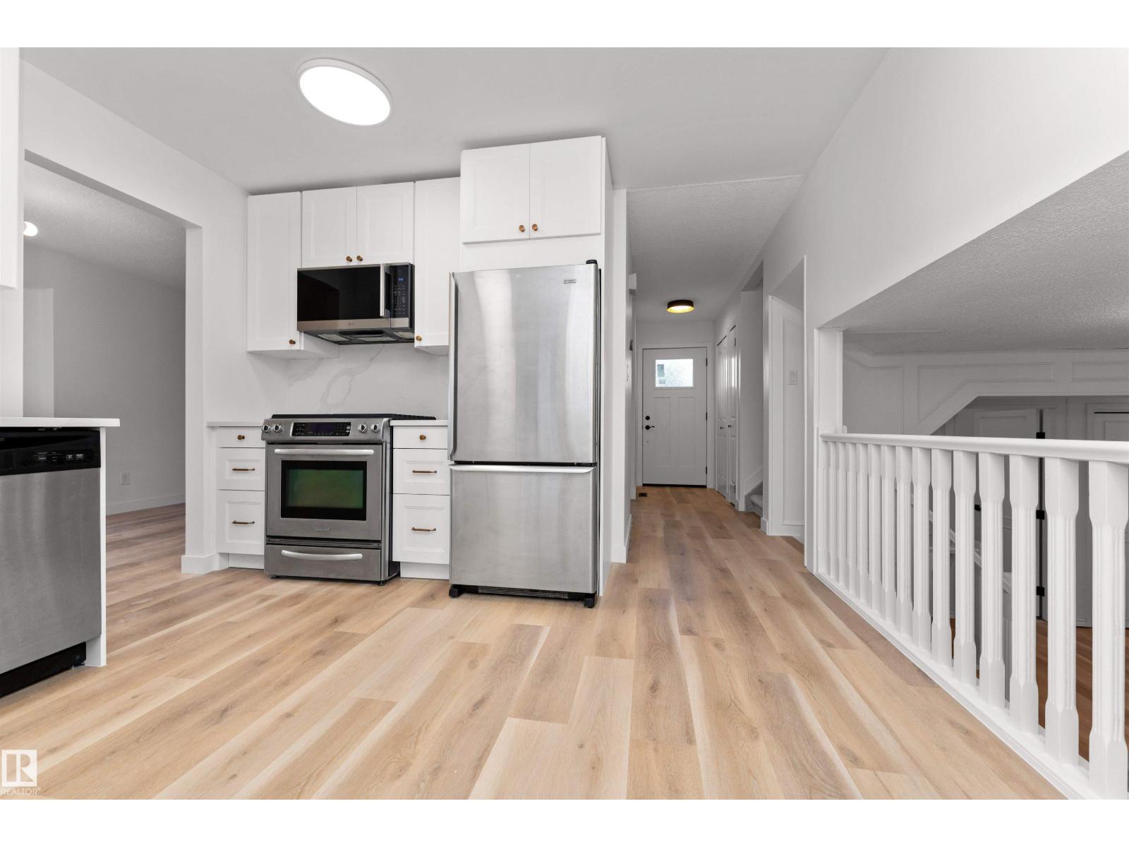 3208 130 AV NW, Edmonton