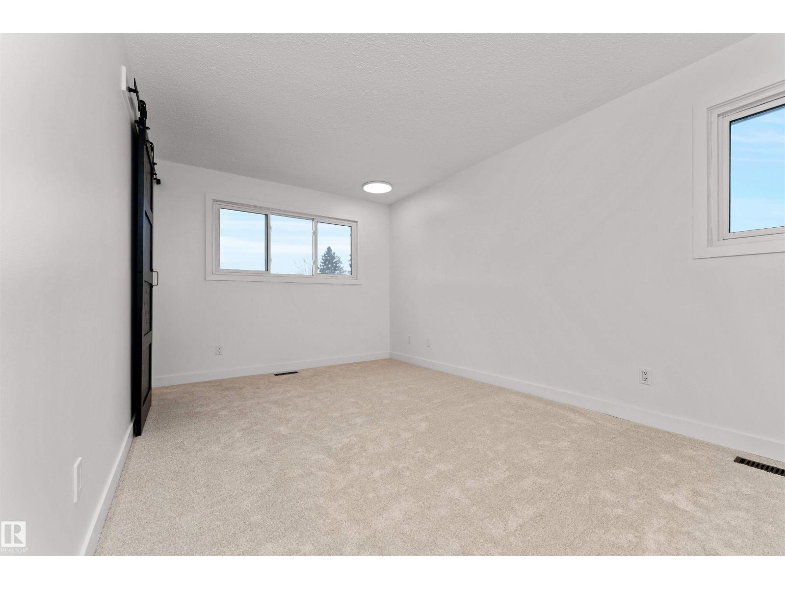 3208 130 AV NW, Edmonton