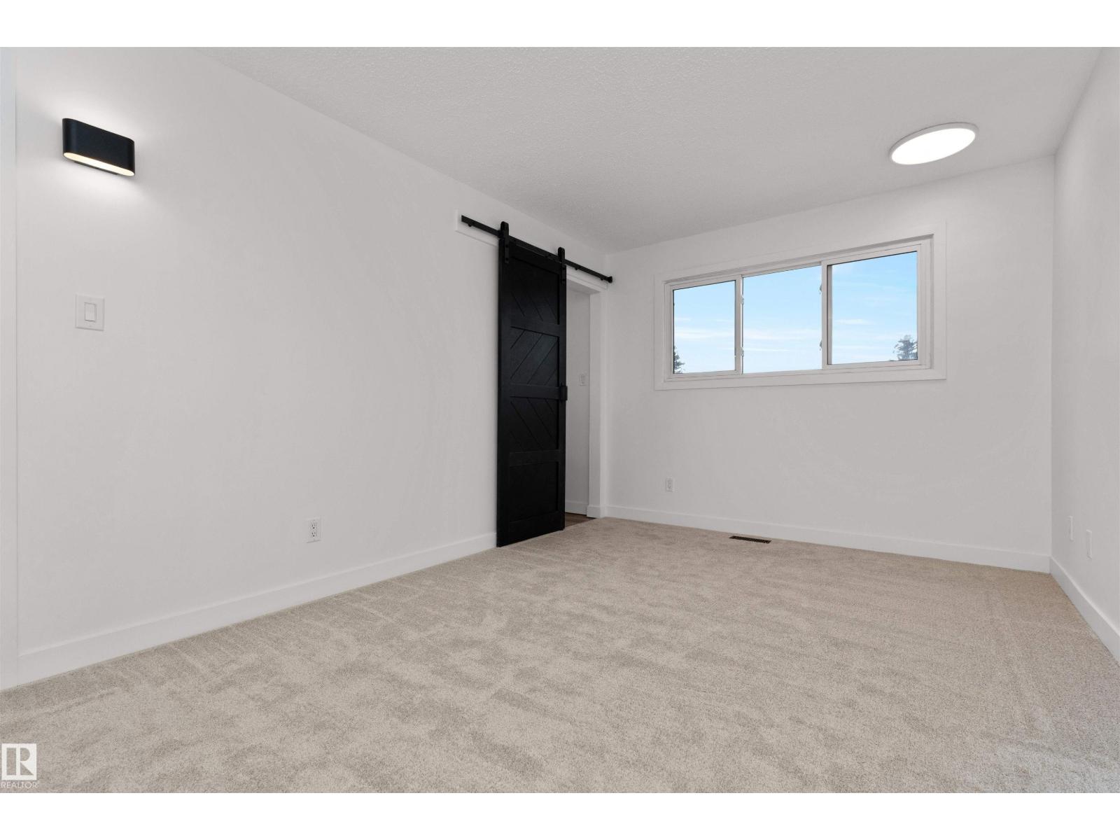 3208 130 AV NW, Edmonton