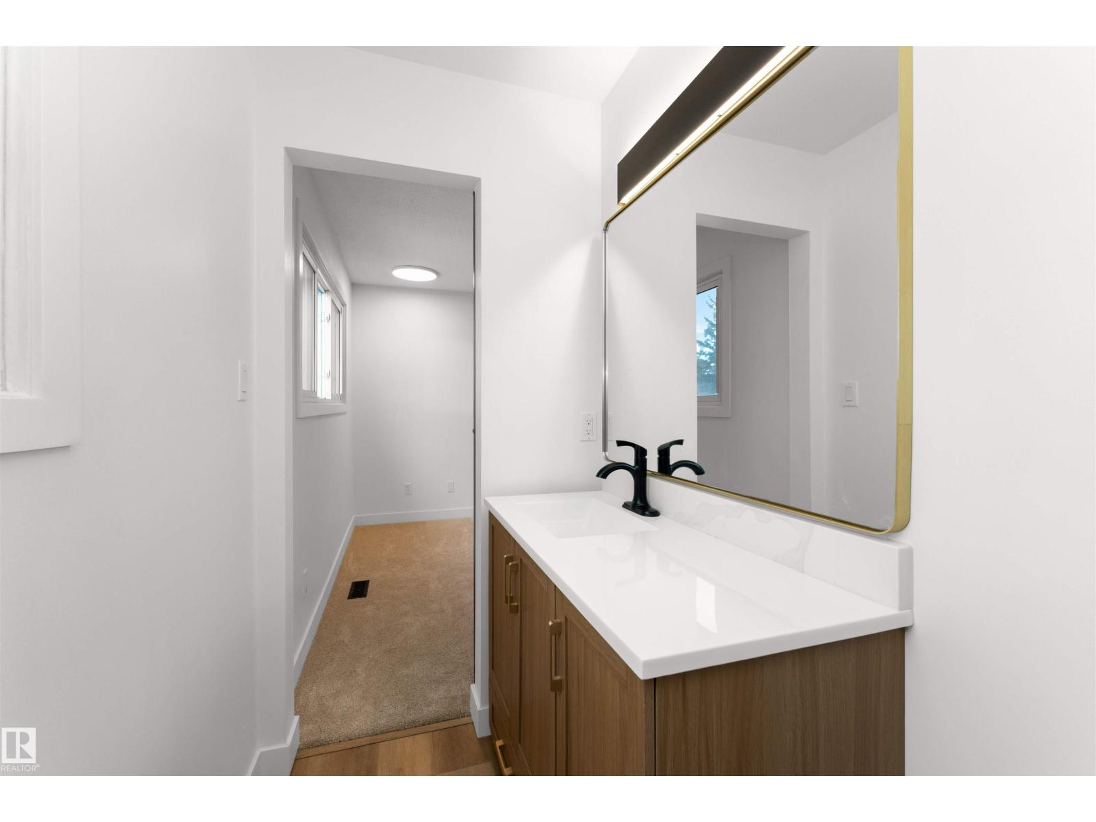 3208 130 AV NW, Edmonton