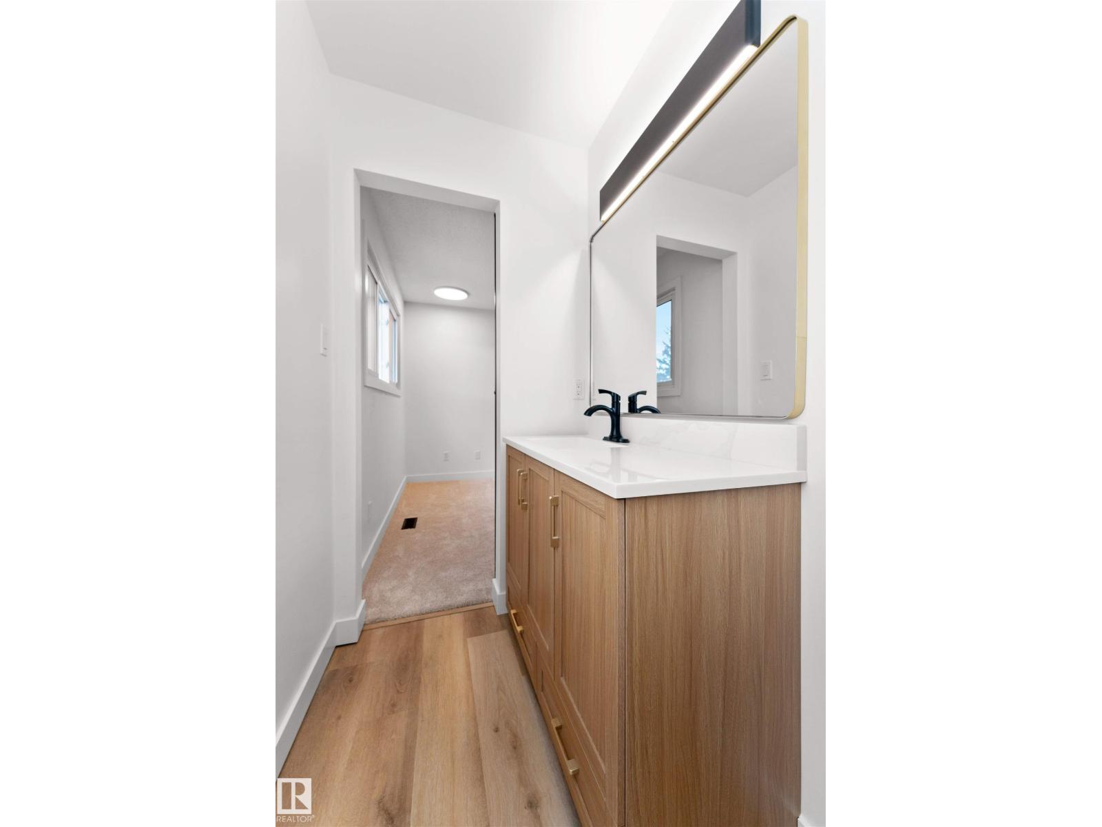 3208 130 AV NW, Edmonton