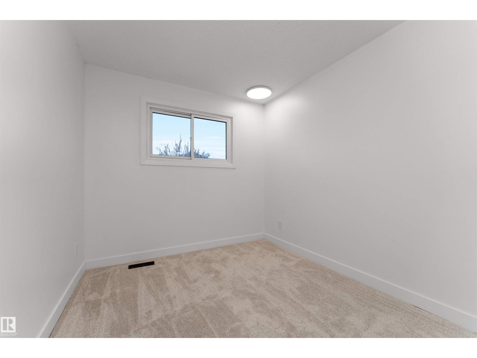 3208 130 AV NW, Edmonton