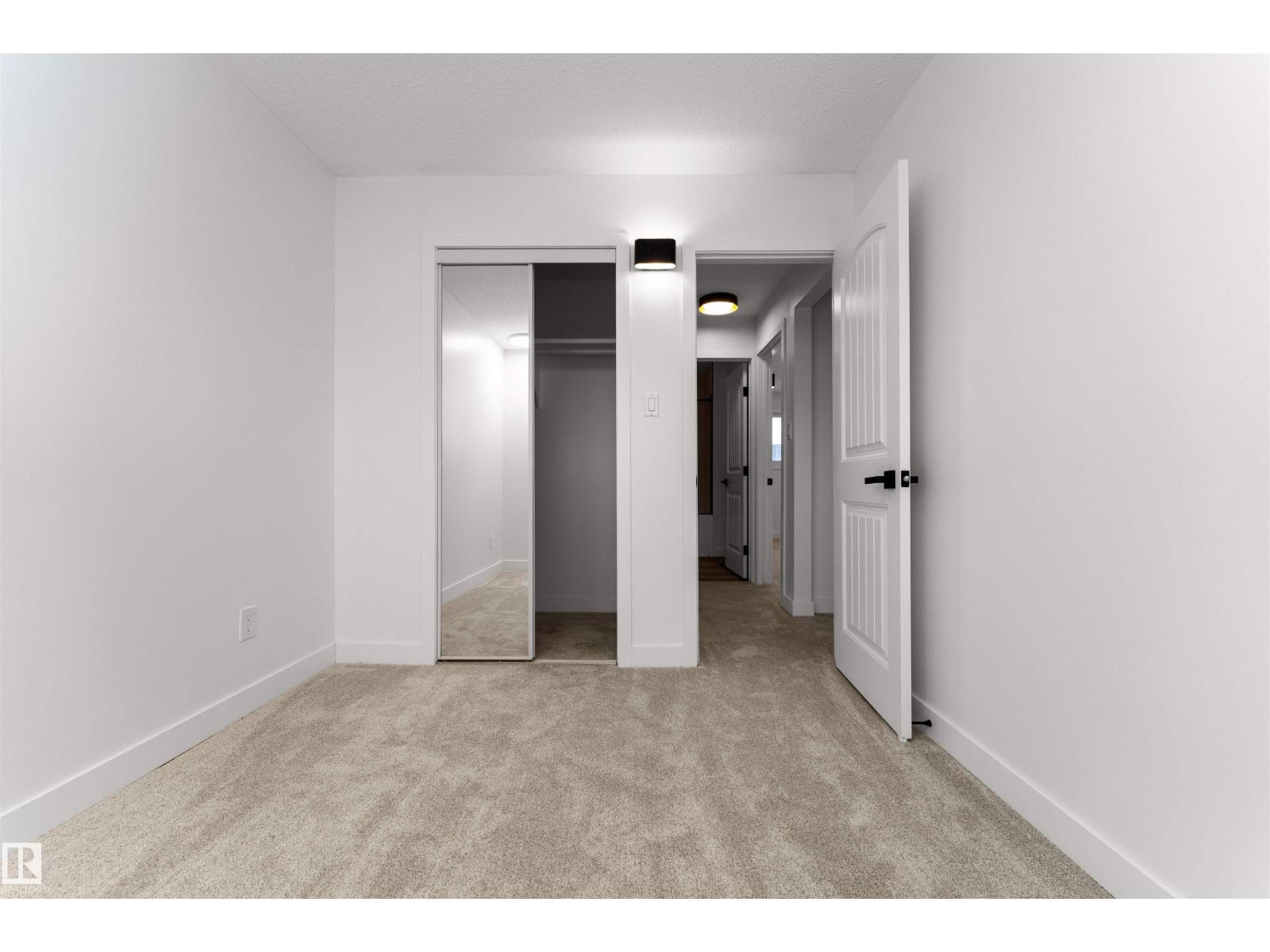 3208 130 AV NW, Edmonton