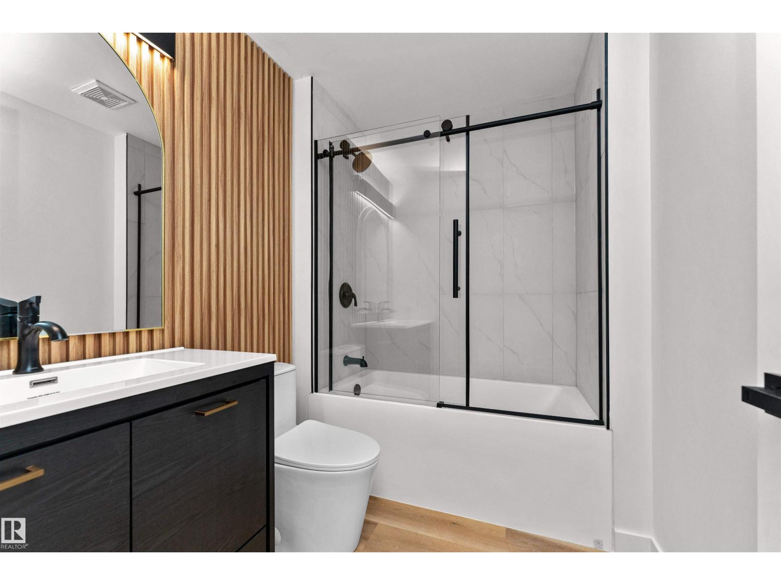 3208 130 AV NW, Edmonton