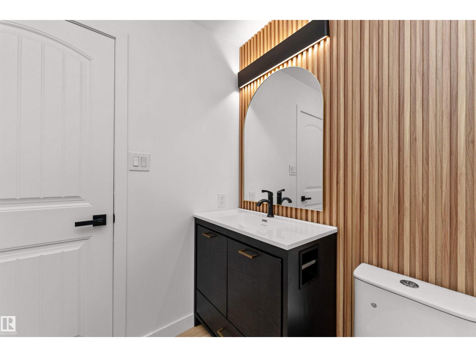 3208 130 AV NW, Edmonton