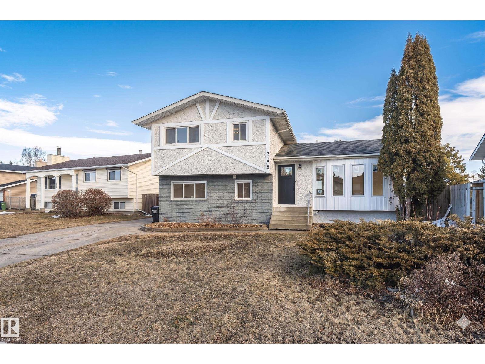 3208 130 AV NW, Edmonton